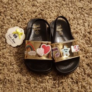 First steps
Slide Toddler Sandals